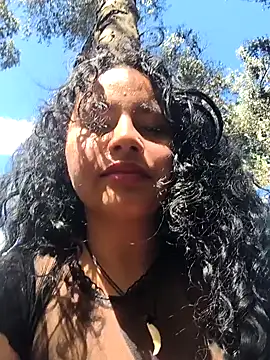 Snapshot of Yaya_watson chatting on June 10, 2026, 8:08 pm Yaya watson online show from June 10, 2026, 8:08 pm