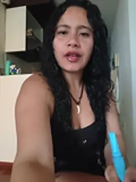Snapshot of Yaya_watson chatting on June 24, 2026, 5:34 pm Yaya watson online show from June 24, 2026, 5:34 pm