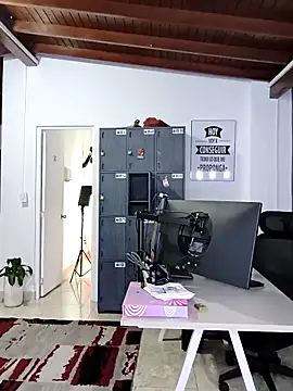 Zafiro  Brown online show from December 15, 2025, 9:02 am