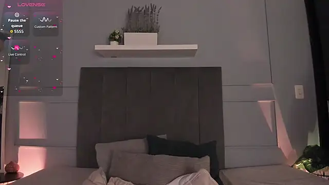 Sweet Janne  online show from October 14, 2025, 7:03 pm