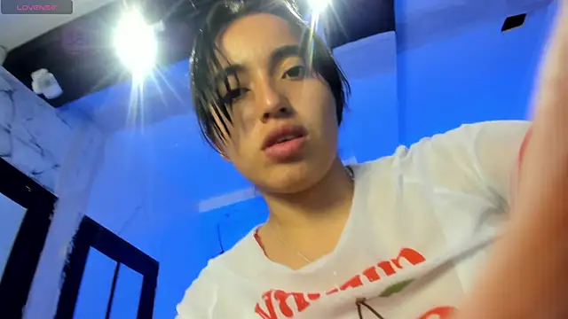 Snapshot of Starbutterflyy_ chatting on October 3, 2025, 3:58 am Starbutterflyy online show from October 3, 2025, 3:58 am