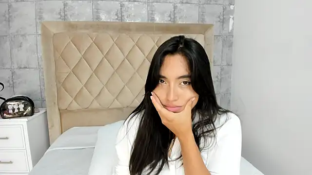 Snapshot of Starbutterflyy_ chatting on October 12, 2025, 3:49 am Starbutterflyy online show from October 12, 2025, 3:49 am