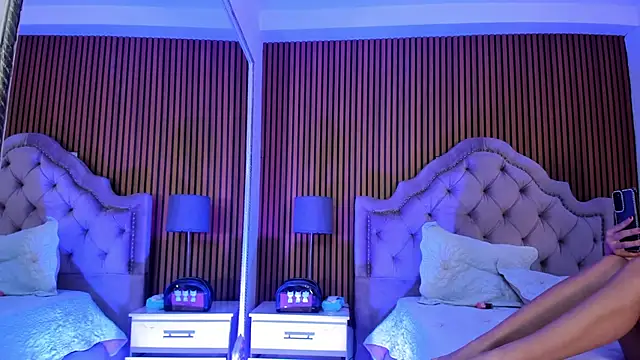 Snapshot of Starbutterflyy_ chatting on November 13, 2025, 4:11 am Starbutterflyy online show from November 13, 2025, 4:11 am