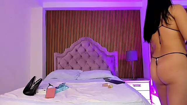 Snapshot of Starbutterflyy_ chatting on November 17, 2025, 4:07 am Starbutterflyy online show from November 17, 2025, 4:07 am