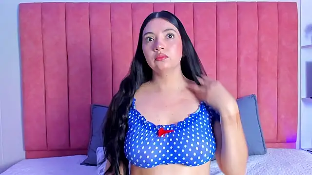 ashley Olsen online show from October 12, 2025, 3:38 am