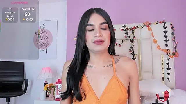 Silvana-Castro online show from November 3, 2025, 12:39 pm