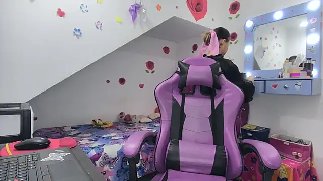 Snapshot of soffy_rosses chatting on October 24, 2025, 3:58 am soffy rosses online show from October 24, 2025, 3:58 am