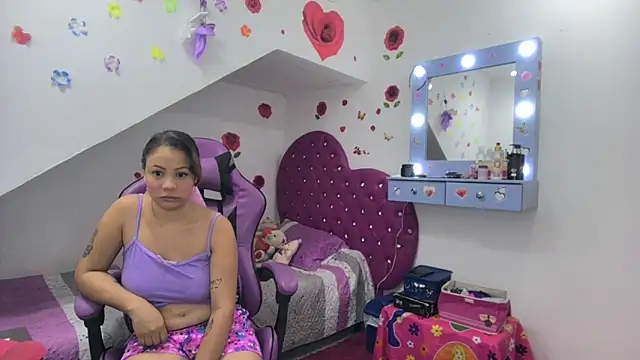 Snapshot of soffy_rosses chatting on November 11, 2025, 2:55 am soffy rosses online show from November 11, 2025, 2:55 am