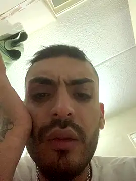 Snapshot of malek_xarx_ chatting on September 18, 2025, 2:02 am malek xarx online show from September 18, 2025, 2:02 am
