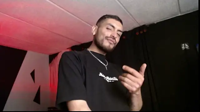 Snapshot of malek_xarx_ chatting on November 5, 2025, 2:33 am malek xarx online show from November 5, 2025, 2:33 am