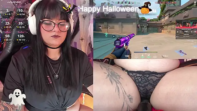 Snapshot of EternaAura chatting on October 30, 2025, 1:01 pm EternaAura online show from October 30, 2025, 1:01 pm