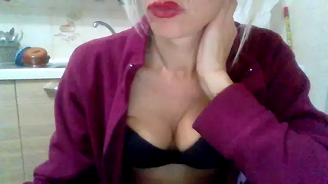 Kelly80 online show from October 15, 2025, 5:13 pm