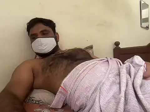 HandsomeMche online show from November 13, 2025, 5:50 am