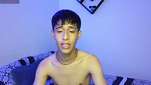 Snapshot of Danny_cute_05 chatting on October 3, 2025, 12:18 am Danny cute 05 online show from October 3, 2025, 12:18 am