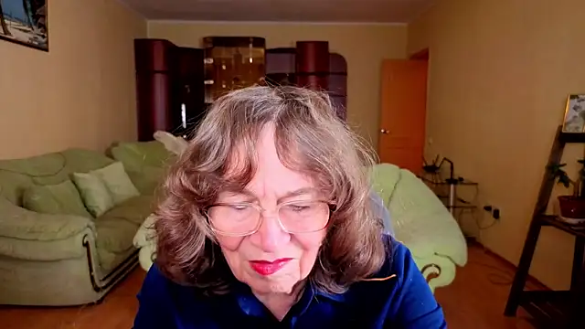 Snapshot of Betty_Brick chatting on December 3, 2025, 5:37 am Betty Brick online show from December 3, 2025, 5:37 am