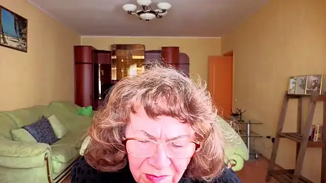 Betty Brick online show from January 18, 2026, 7:34 am