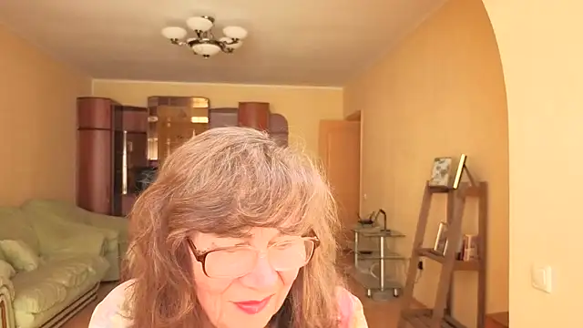 Betty Brick online show from May 4, 2026, 11:06 am