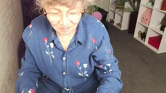 Betty Brick online show from May 27, 2026, 5:21 pm