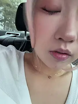 Snapshot of winter11 chatting on September 28, 2025, 7:36 am winter11 online show from September 28, 2025, 7:36 am