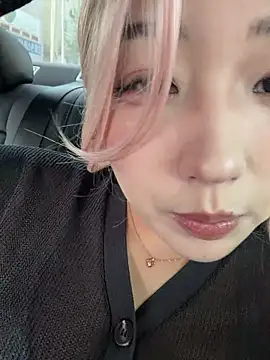 Snapshot of winter11 chatting on October 2, 2025, 6:42 am winter11 online show from October 2, 2025, 6:42 am