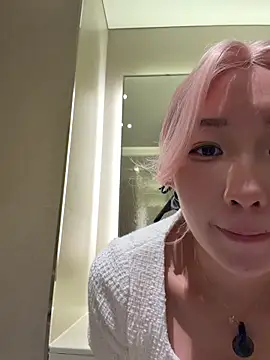 Snapshot of winter11 chatting on October 3, 2025, 8:22 am winter11 online show from October 3, 2025, 8:22 am