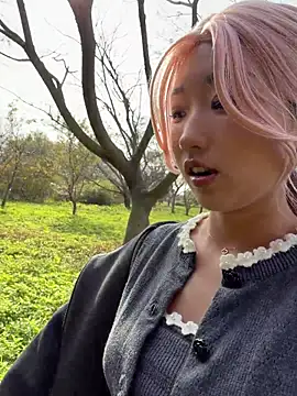 Snapshot of winter11 chatting on November 6, 2025, 3:18 am winter11 online show from November 6, 2025, 3:18 am