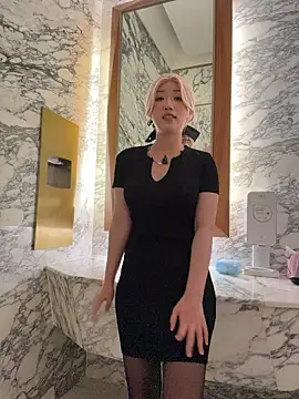 Snapshot of winter11 chatting on November 8, 2025, 5:07 am winter11 online show from November 8, 2025, 5:07 am