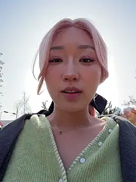 Snapshot of winter11 chatting on November 9, 2025, 1:59 am winter11 online show from November 9, 2025, 1:59 am