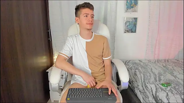 Snapshot of ThiagooJames chatting on September 26, 2025, 3:32 am ThiagooJames online show from September 26, 2025, 3:32 am