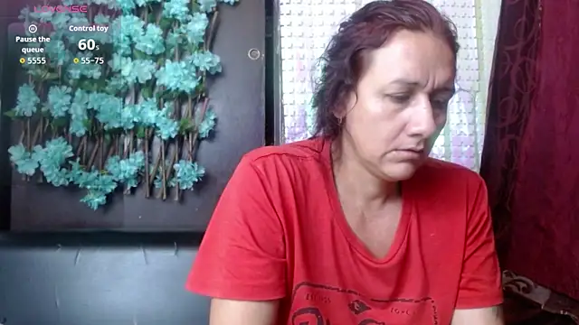 Snapshot of darling_hott chatting on September 18, 2025, 9:11 am darling hott online show from September 18, 2025, 9:11 am