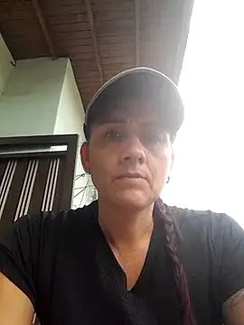 Snapshot of darling_hott chatting on November 2, 2025, 4:20 pm darling hott online show from November 2, 2025, 4:20 pm