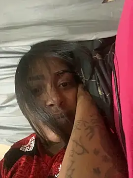 Snapshot of Morenasafadinhatesao chatting on November 10, 2025, 5:28 am Morenasafadinhatesao online show from November 10, 2025, 5:28 am