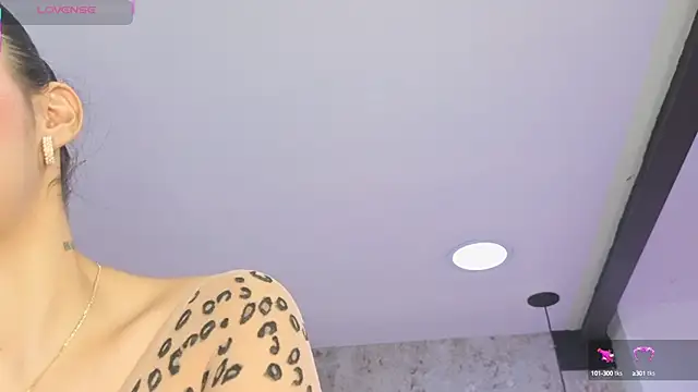 Saara evans  online show from September 27, 2025, 8:14 pm