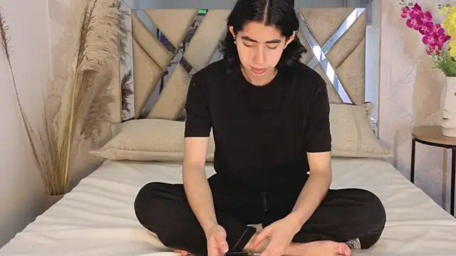 ryo light online show from November 28, 2025, 8:55 pm