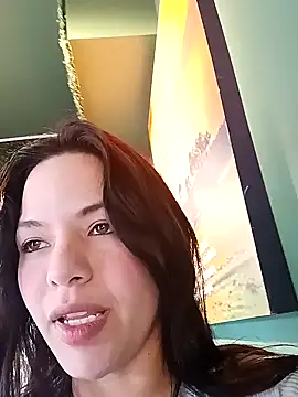 avril vinn online show from November 14, 2025, 7:12 pm