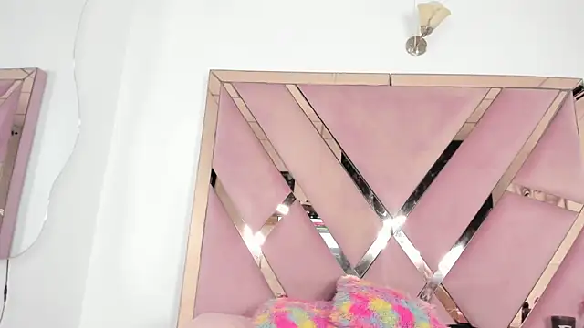 Akiraht online show from September 29, 2025, 8:46 pm