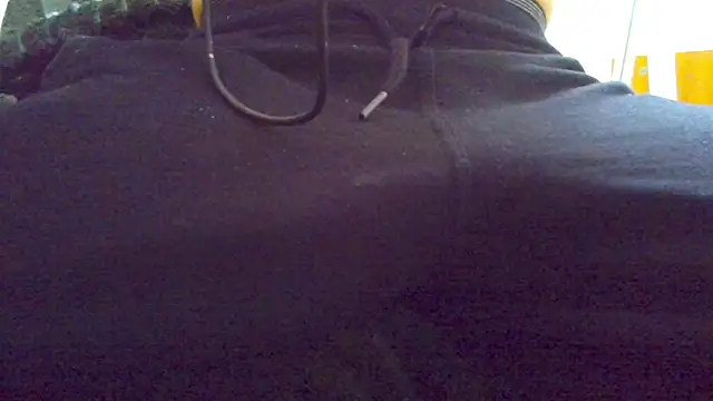 Snapshot of HairyHornyTwinkx chatting on November 21, 2025, 3:11 pm HairyHornyTwinkx online show from November 21, 2025, 3:11 pm