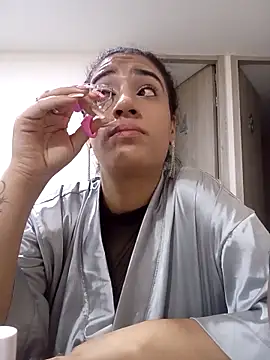 Samantha hotly online show from October 11, 2025, 1:53 pm