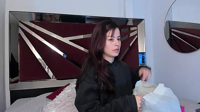 valerieMattson online show from October 9, 2025, 2:26 pm