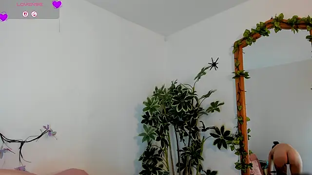 valerieMattson online show from November 9, 2025, 7:12 pm