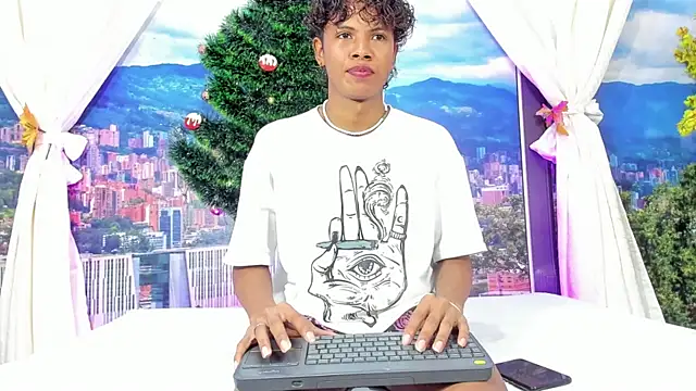 MilthonDelis online show from November 21, 2025, 3:38 am