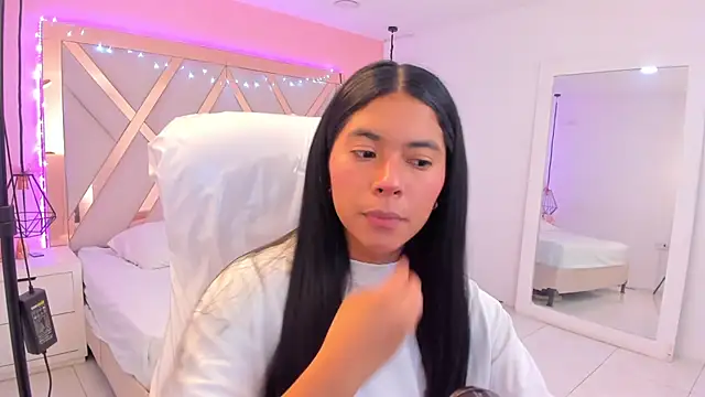 samantaa shy online show from February 12, 2026, 2:06 am