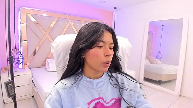 samantaa shy online show from April 6, 2026, 2:09 am