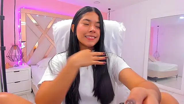 samantaa shy online show from April 20, 2026, 3:09 am