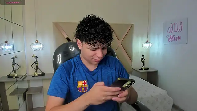 BenjaminBottonn online show from October 6, 2025, 7:44 pm