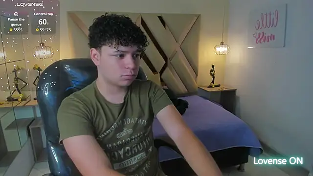 BenjaminBottonn online show from November 11, 2025, 7:58 pm