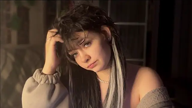 nikoli naw online show from February 17, 2026, 8:37 pm