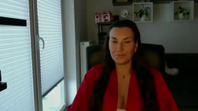 DonnaAmore online show from November 11, 2025, 8:14 am