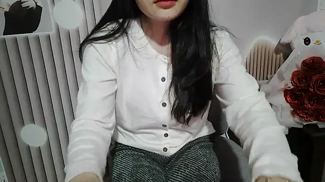 Emachiii online show from November 28, 2025, 12:02 am