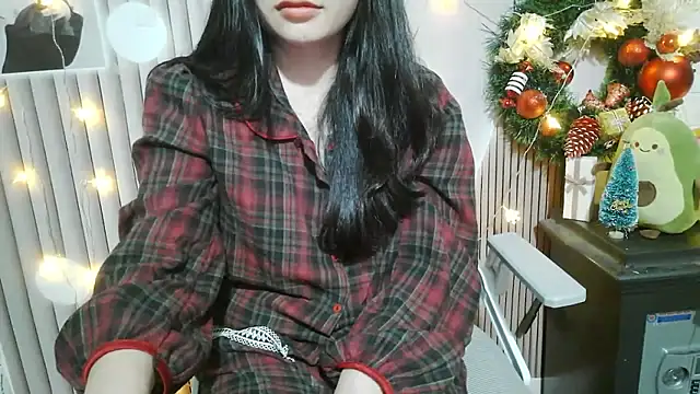 Emachiii online show from December 15, 2025, 12:53 pm